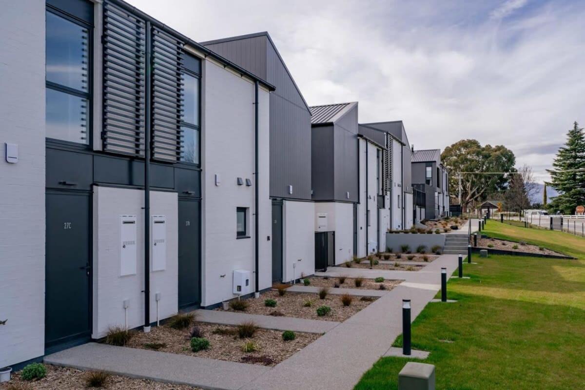 Alps And Lake Retreat Wanaka Albert Town Екстер'єр фото